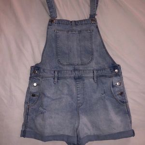 Short overalls